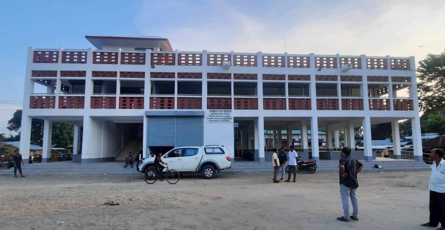 রসুলগঞ্জ হাট দোতলা ভবন, পাটগ্রাম, লালমনিরহাট